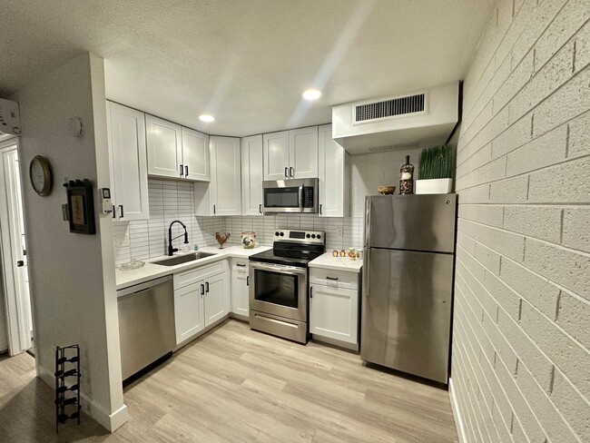 Interior Photo - *End Mgmt 10.15.24* 123 W Missouri *Final ...