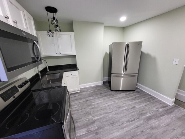 Building Photo - 2 Bed 1 Bath with a Bonus Room in Basement