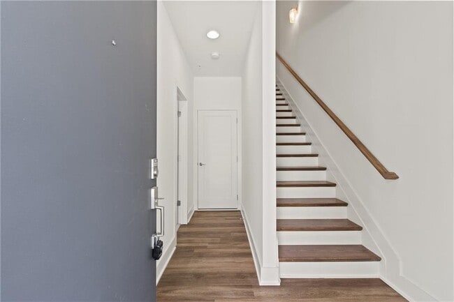 Building Photo - 1292 Chelsea Cir NW