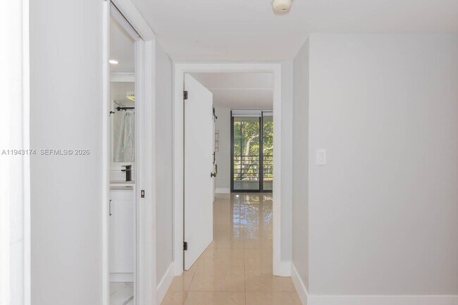 Building Photo - 20291 NE 30th Ave