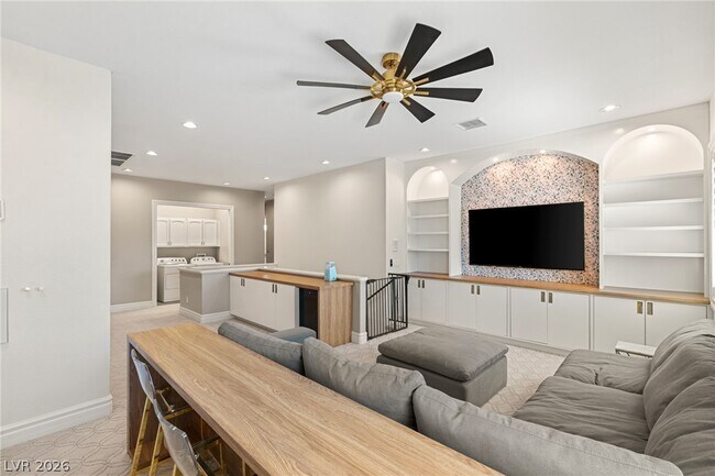 Building Photo - 2272 Coral Ridge Ave