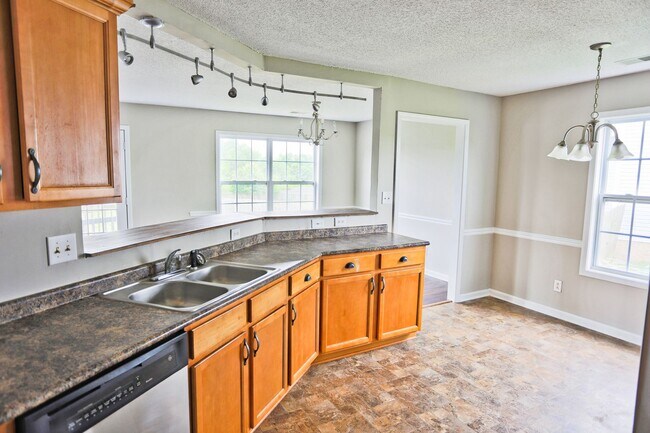 Building Photo - 1276 Archwood Dr