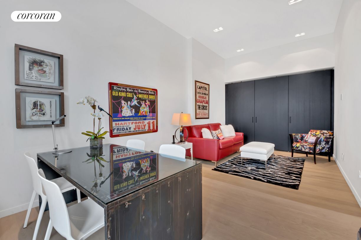 Building Photo - 252 Seventh Avenue PHQ