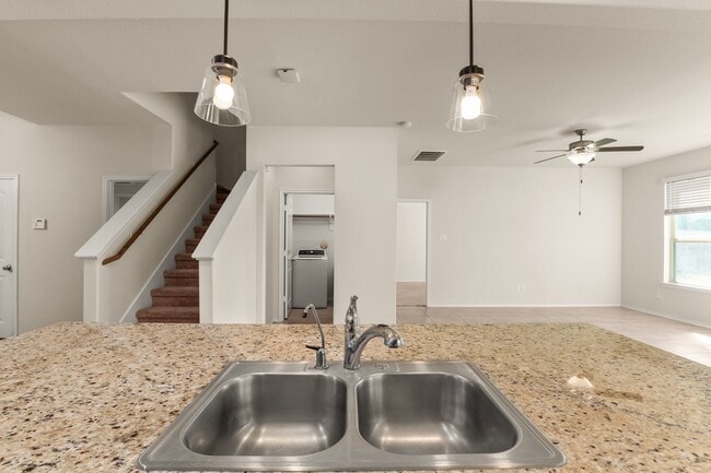 Building Photo - 3715 White Gardenia Ln