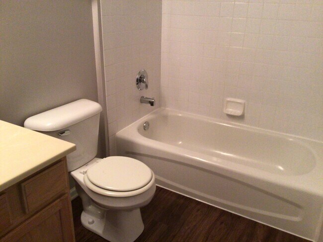 Building Photo - 762 Dillon Ct