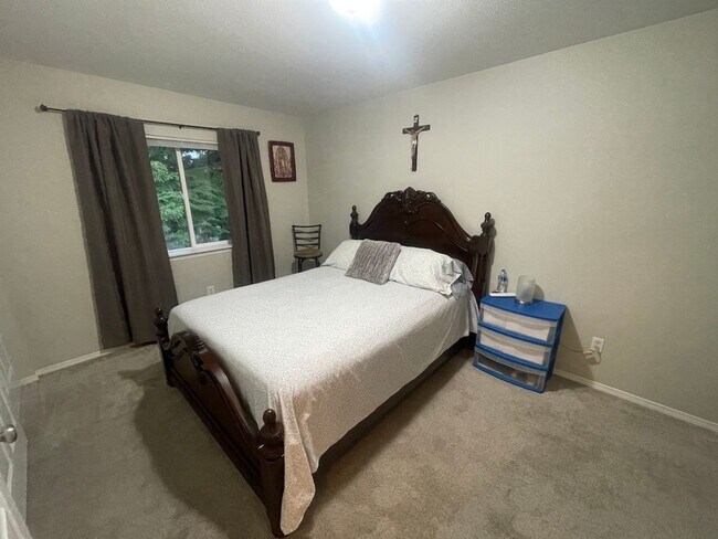 Building Photo - Serene & Charming 3 bedroom Home for Rent ...