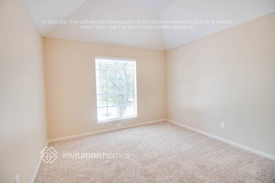 Building Photo - 16031 Copper Canyon Dr