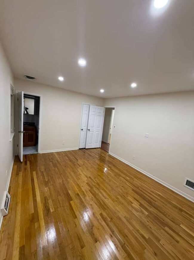 Building Photo - 67-06 171st St