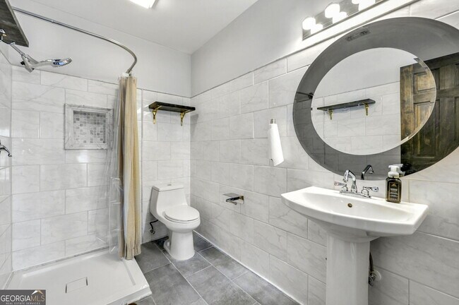 Building Photo - 300 Island Cove Dr