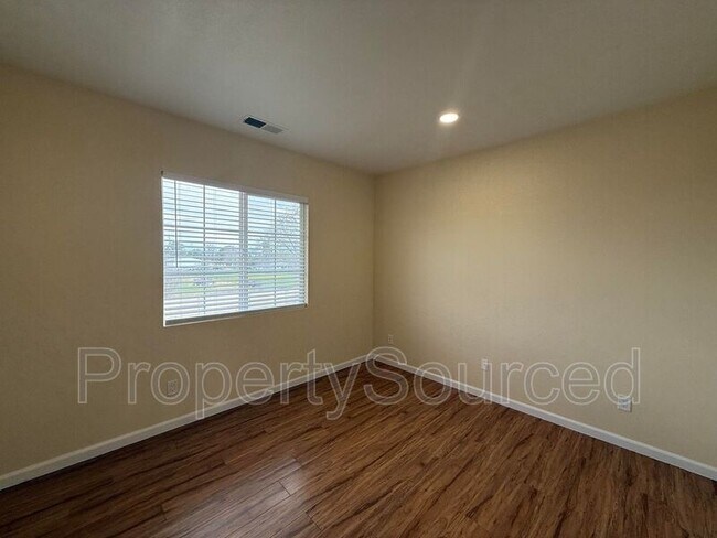 Building Photo - 1830 Persimmon Way