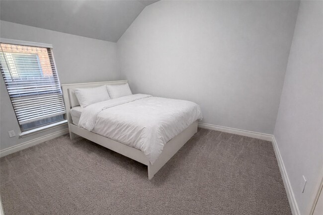 Building Photo - 12807 Spiegel St