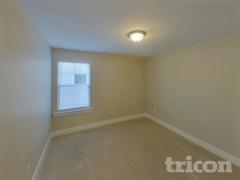 Building Photo - 1470 Cotillion Dr