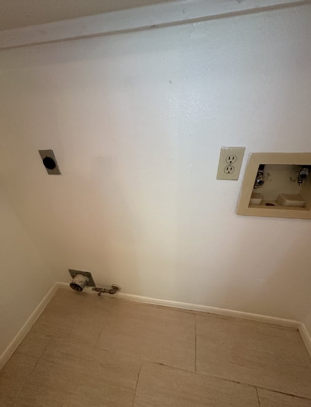 Building Photo - 9811 Arrowgrass Dr