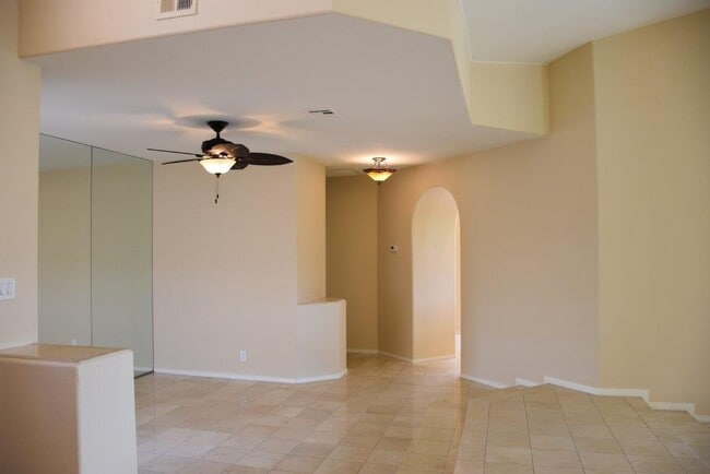 Building Photo - Gorgeous 4 bedroom single story home with ...