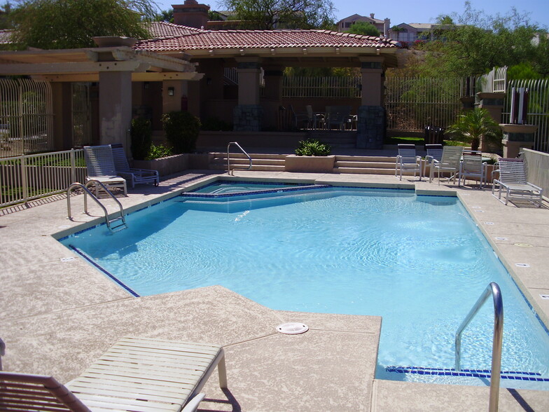 Community Pool / Clubhouse - 1502 E Estrid Ave