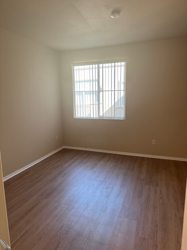 Building Photo - 4060 Glencoe Ave