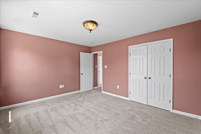Building Photo - CLOSE TO I-95 & QUANTICO!