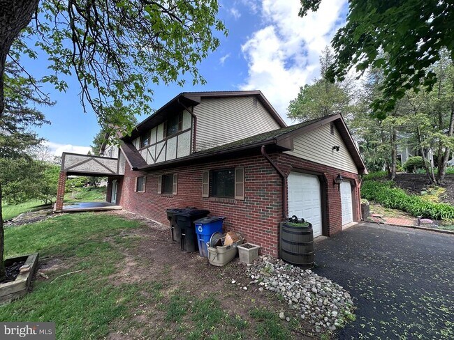 Primary Photo - 44 Gibraltar Rd