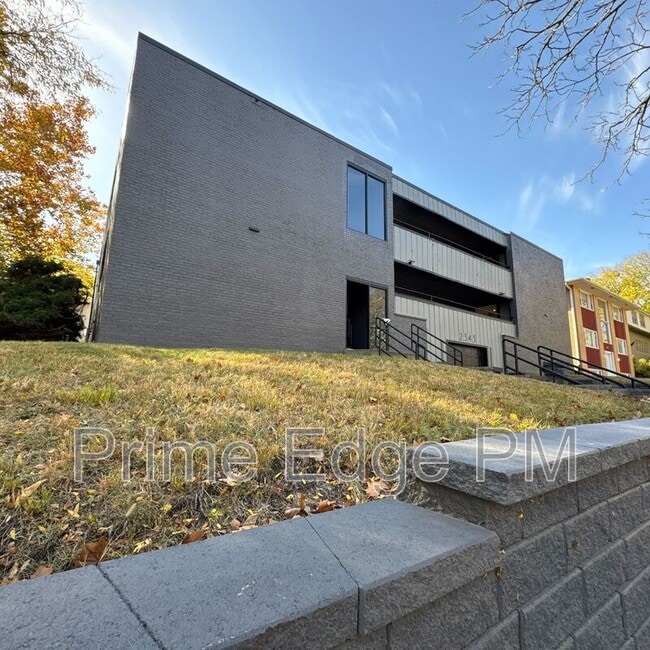 Building Photo - 2343 B St