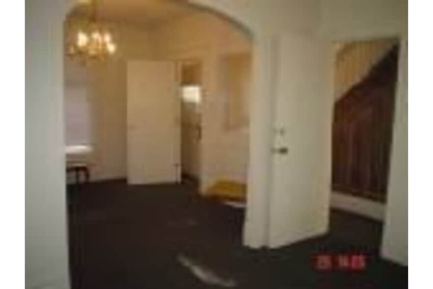 Building Photo - 221 N Ashley St