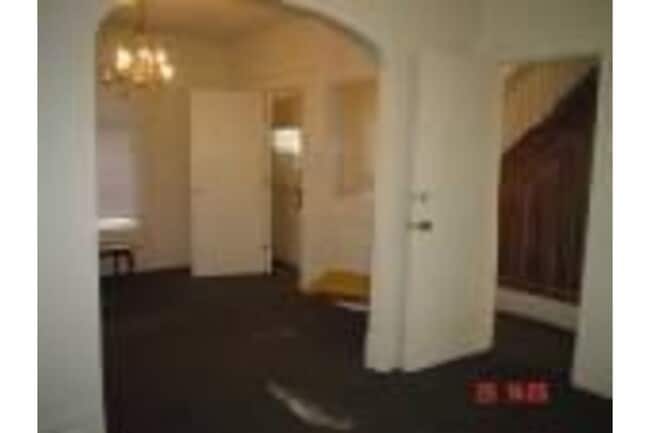 Building Photo - 221 N Ashley St