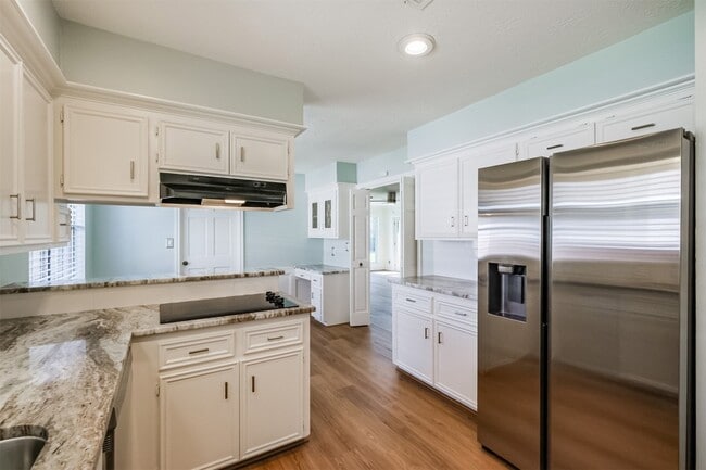 Building Photo - 1715 Woodland Park Dr