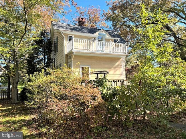 Building Photo - 726 BLOOMING Glen