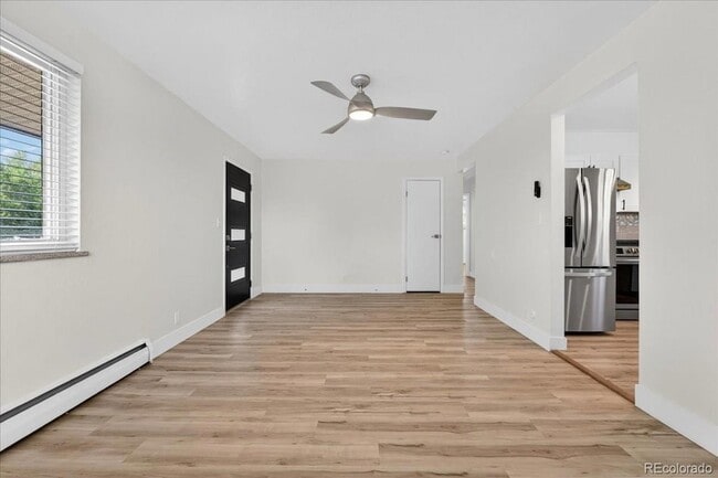 Building Photo - 9050 N Elm Ct