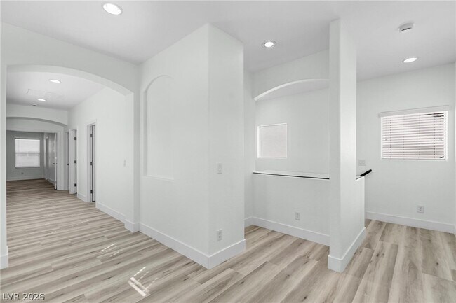 Building Photo - 5568 Jelsma Ave