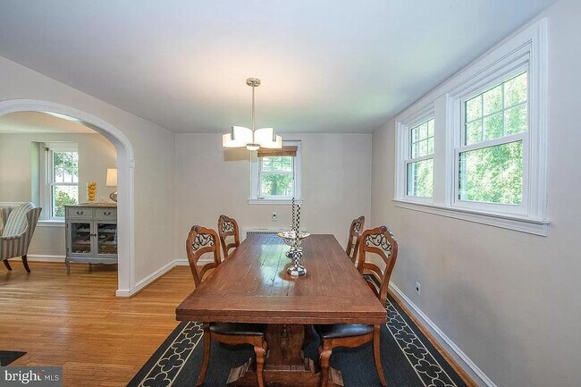 Building Photo - 412 Grange Rd