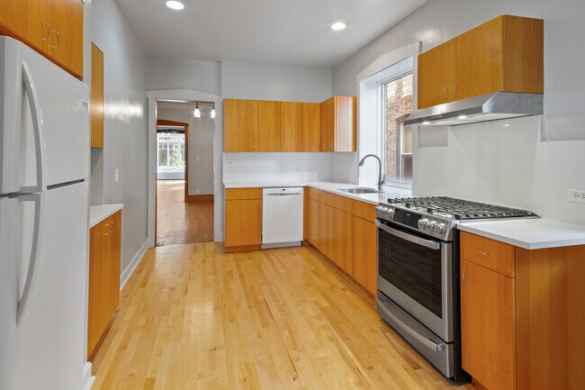 Building Photo - 4710 N Talman Ave