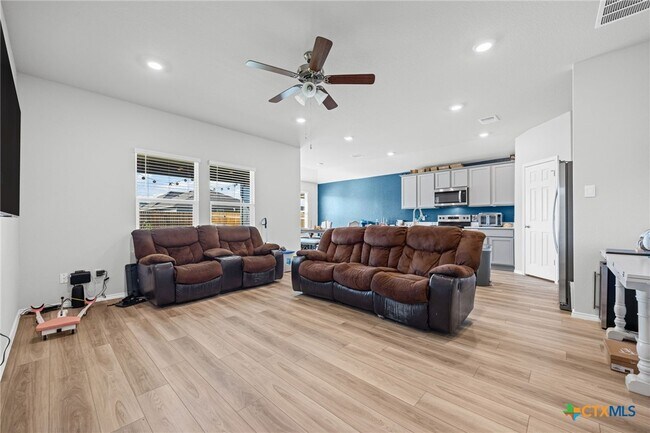 Building Photo - 7203 Gilbert Dr