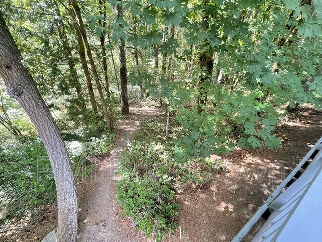 Building Photo - 11011 S Southridge Dr