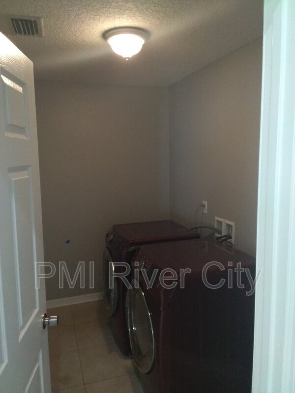 Building Photo - 818 Filmore Ln