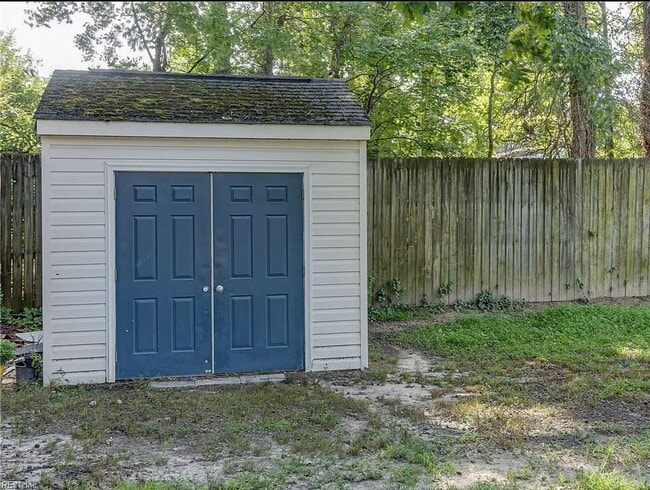 Building Photo - 3 bedroom /2 bathroom- Deer Park Grove