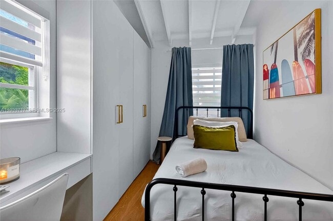 Building Photo - 800 NE 97th St