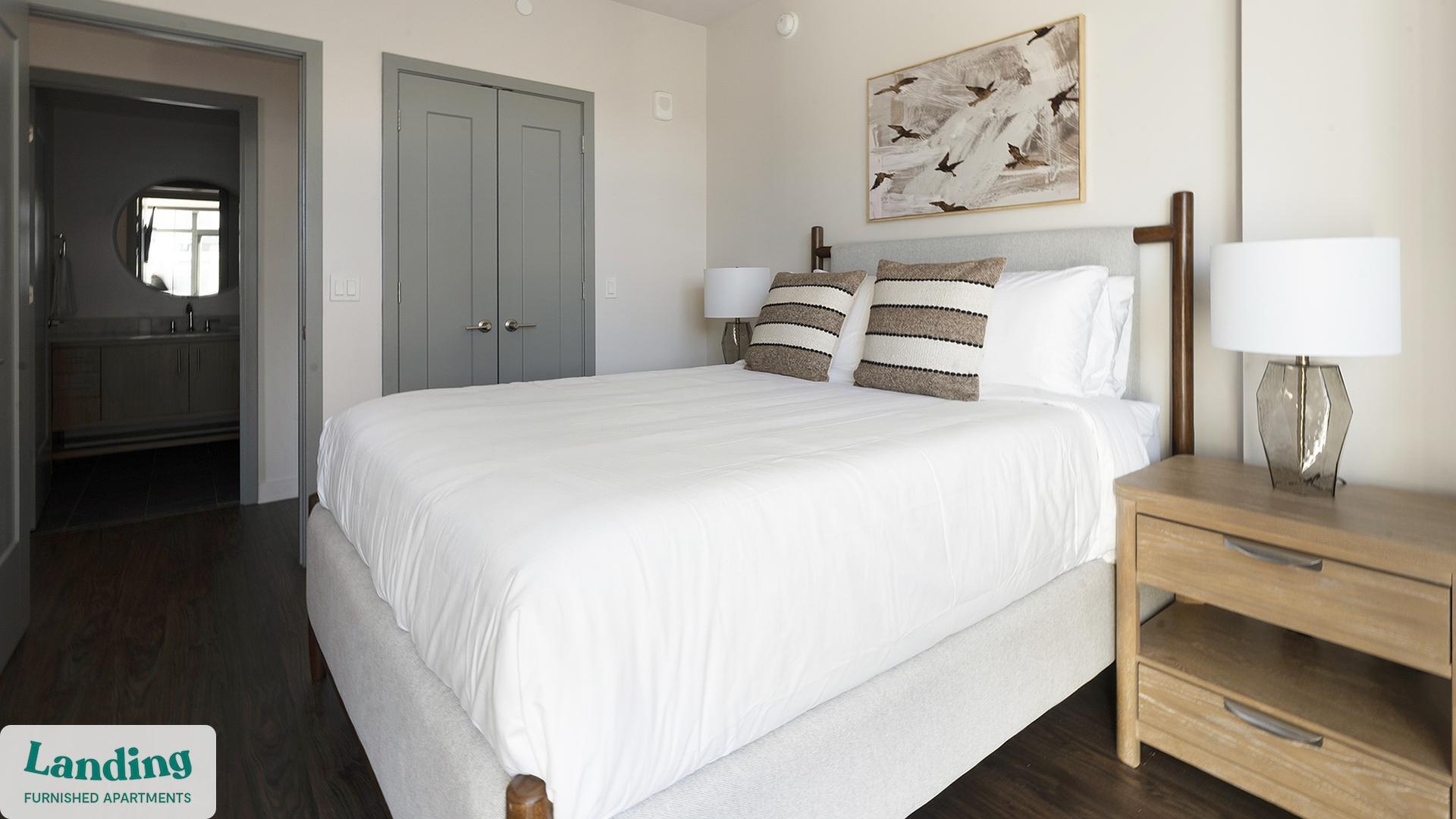 Building Photo - 350 Maple Dr SW