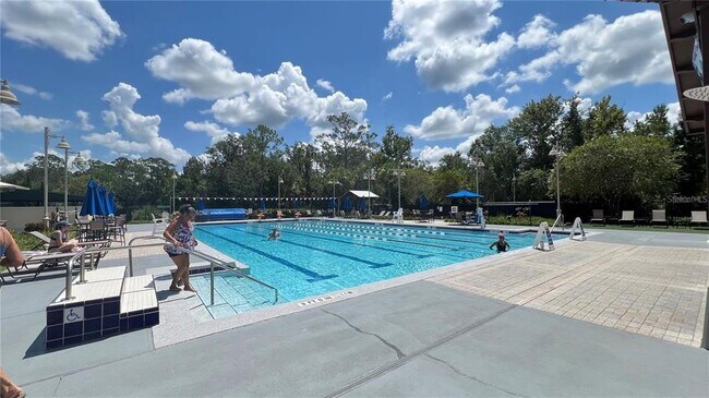 Building Photo - 934 Westpark Dr