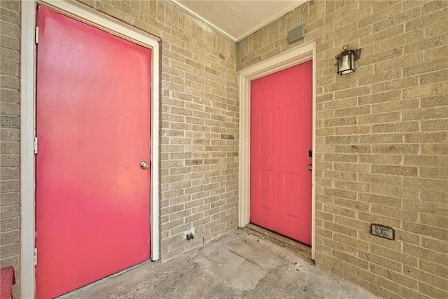 Building Photo - 2104 Cullen Ave