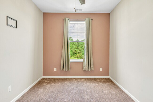 Building Photo - 310 Cedar Island Trail