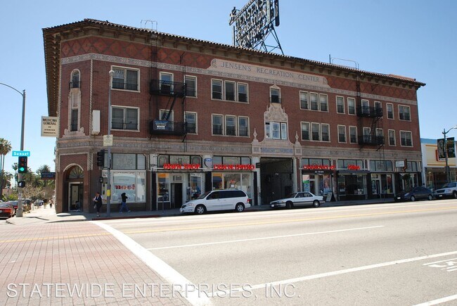 Primary Photo - 1706 Sunset Blvd