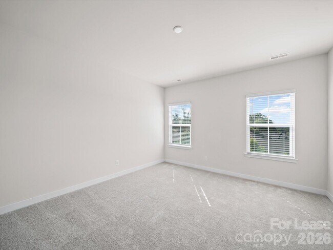 Building Photo - 9922 Oaklawn Blvd NW