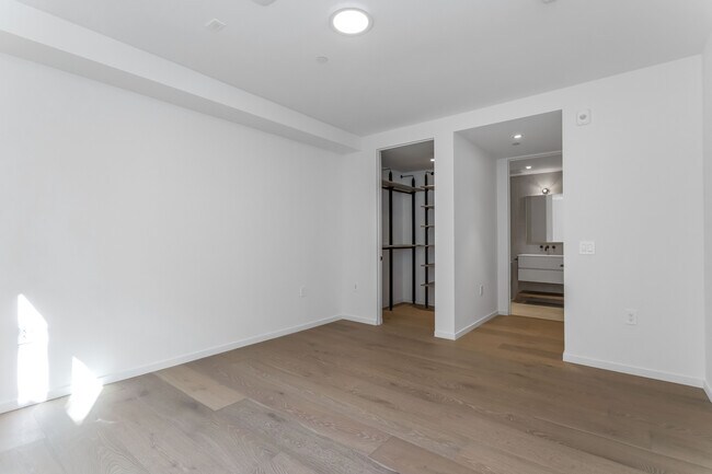Building Photo - 1618 Hilts Ave