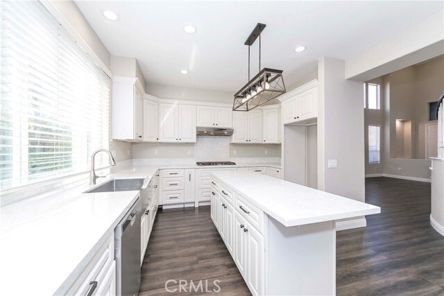 Building Photo - 16252 Fieldcrest Ct