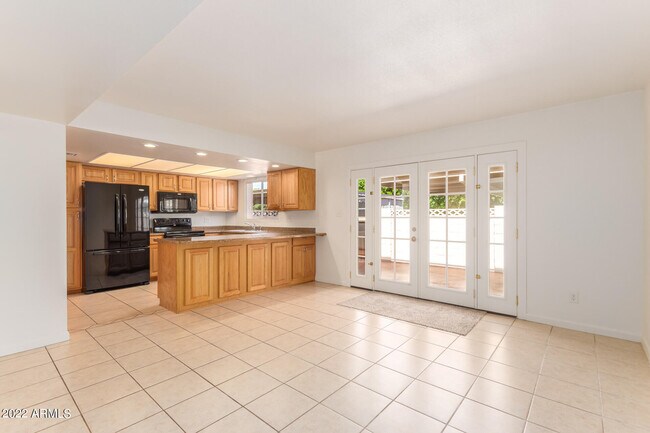 Building Photo - 8548 E McDonald Dr