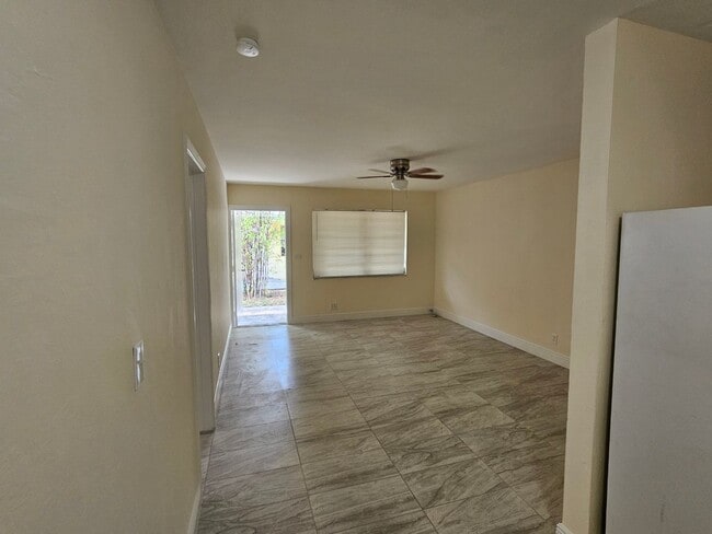 Building Photo - 1130 NW 5th Ave