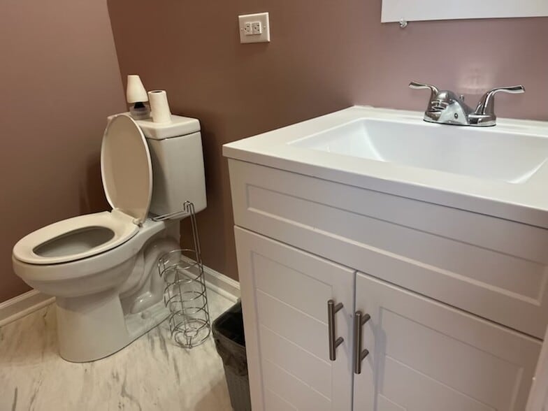 New bathroom - 5755 US Highway 17 N