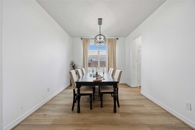 Building Photo - 2940 Golden Dust Dr