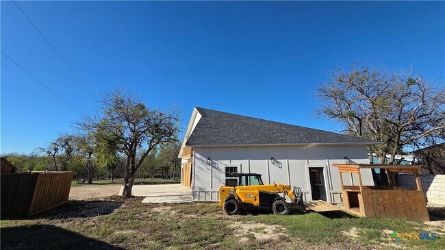 Building Photo - 16580 Fm 2115