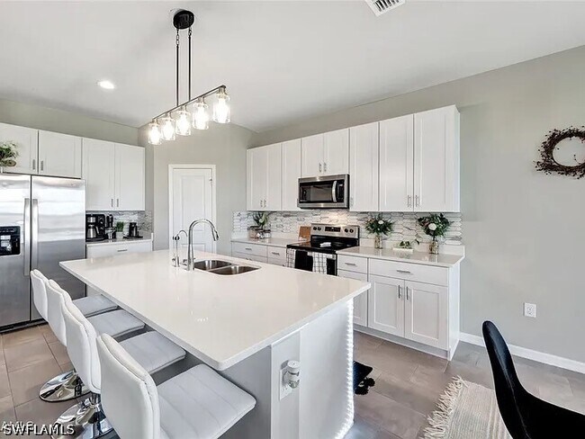Building Photo - 43837 Cattleman Dr